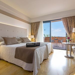 Kamer met een Queen Size Bed